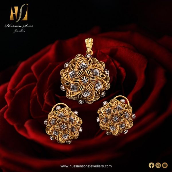 Gold Pendant Design